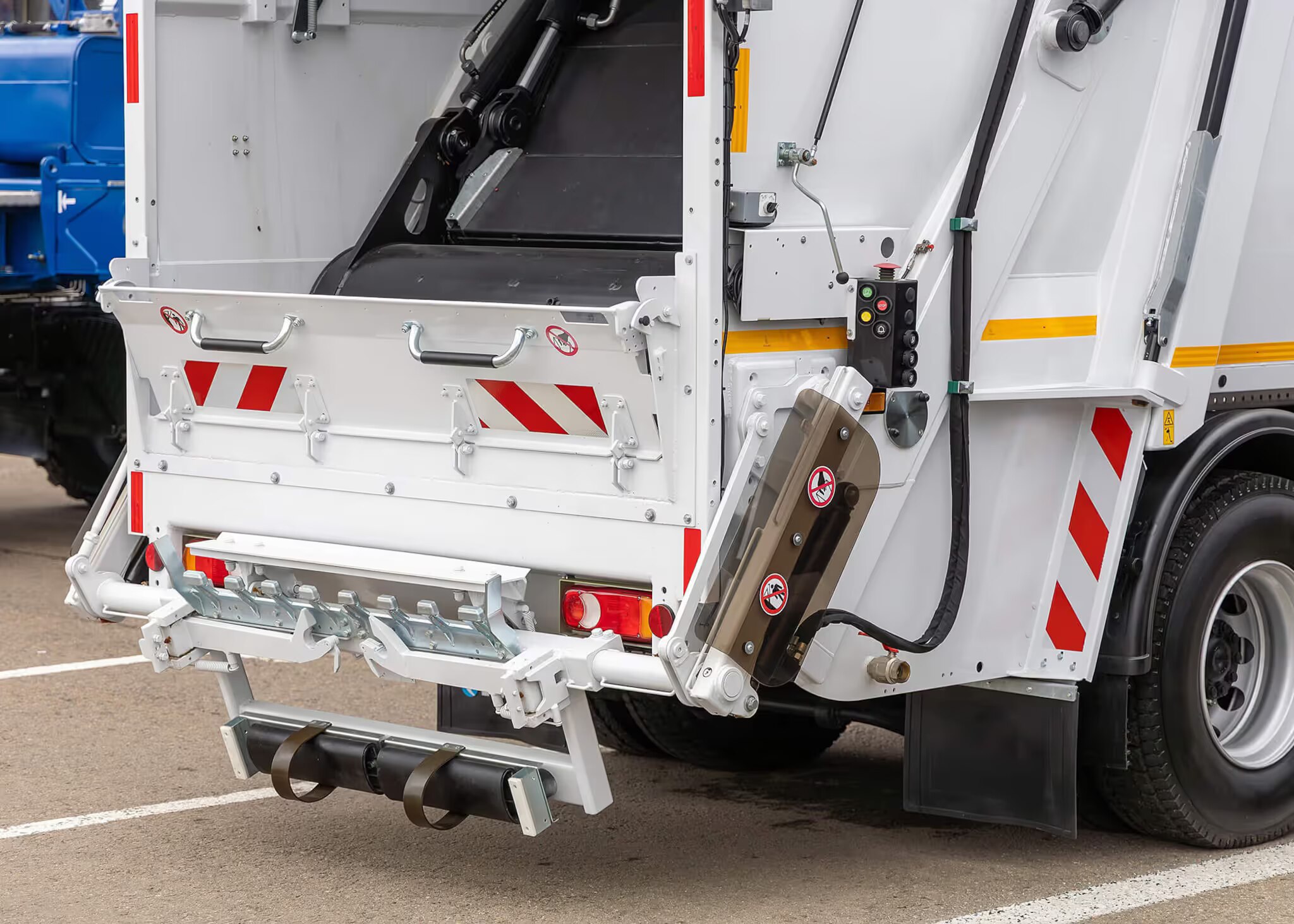 Truck image 4